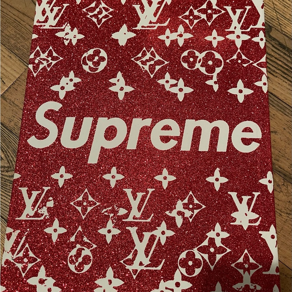 Supreme Wall Decor